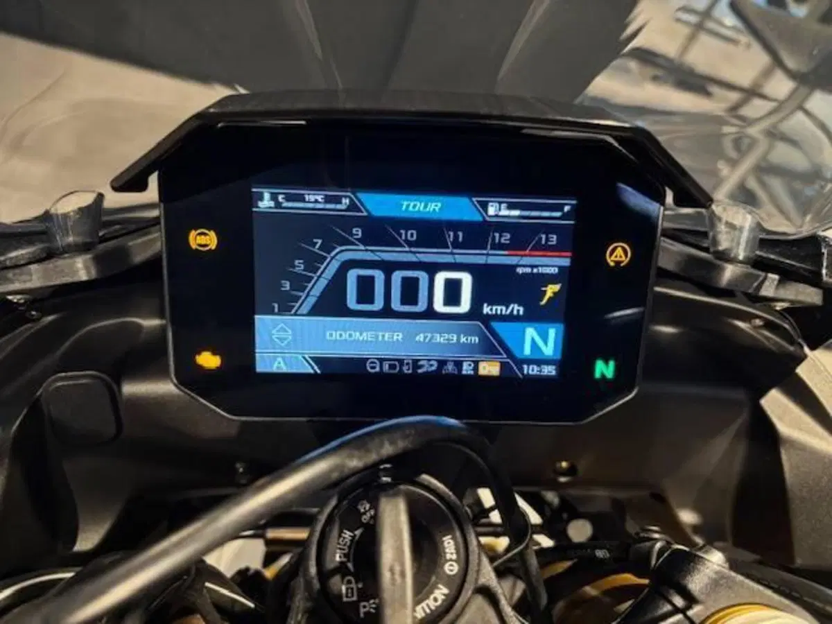 Aprilia Tuono V4 (2021 - 24) (5)