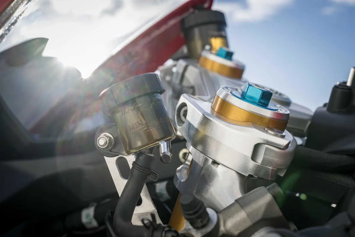 Ducati Panigale V2: meno peso .. meno impegno (9)