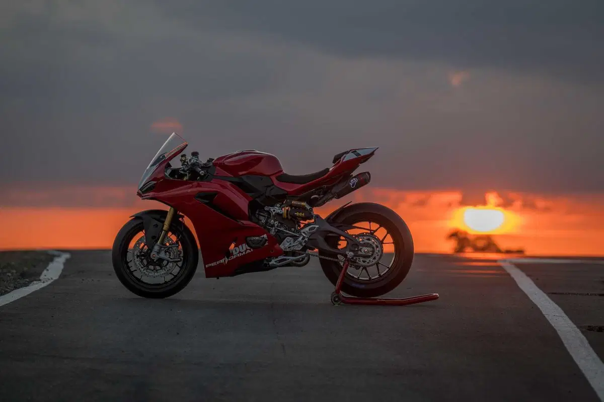 Ducati Panigale V2: meno peso .. meno impegno (10)