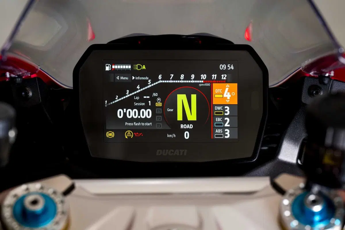 Ducati Panigale V2: meno peso .. meno impegno (15)