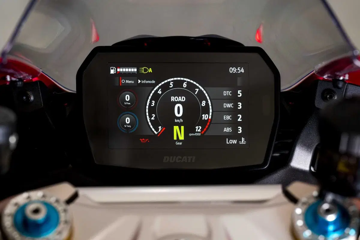 Ducati Panigale V2: meno peso .. meno impegno (16)