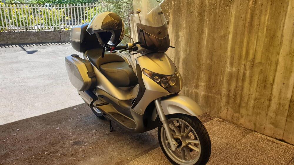 Piaggio Beverly 200 (2002 - 03)