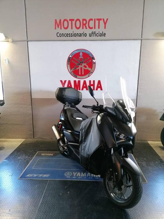 Yamaha X-Max 300 Tech Max (2021 - 24) (2)