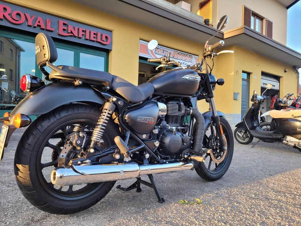 Royal Enfield Meteor 350 Stellar (2021 - 25) (3)