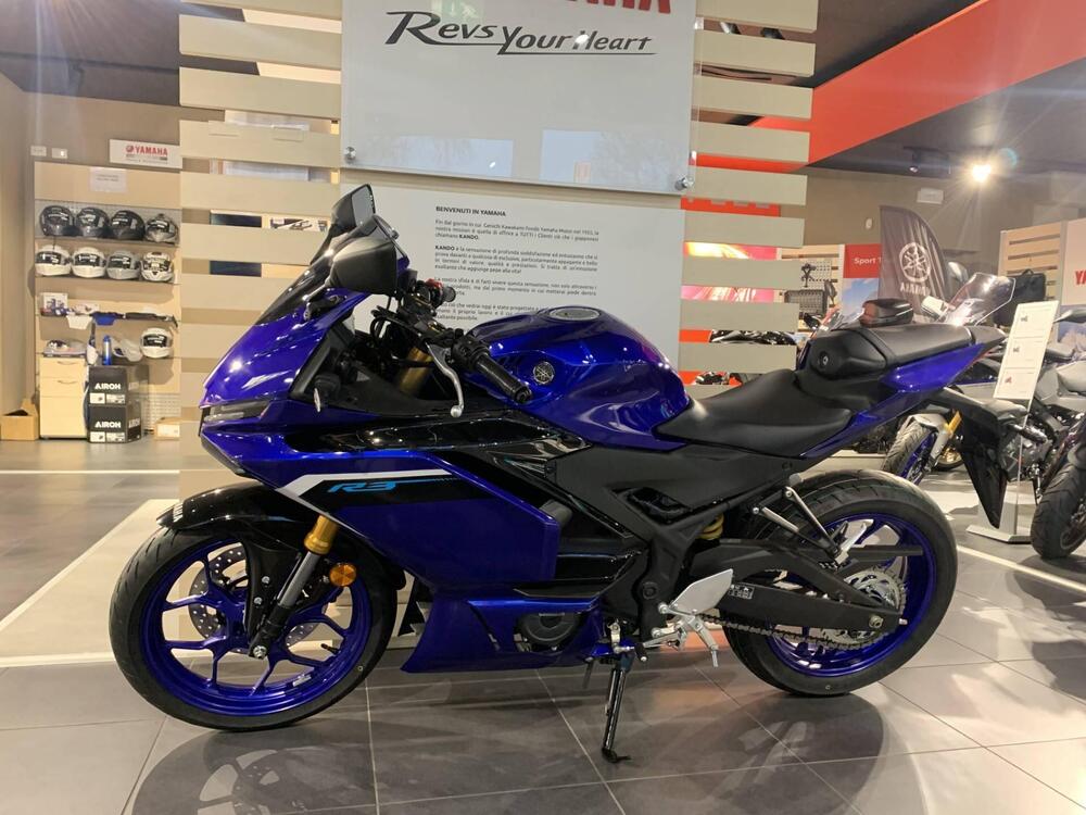 Yamaha YZF R3 (2025) (2)