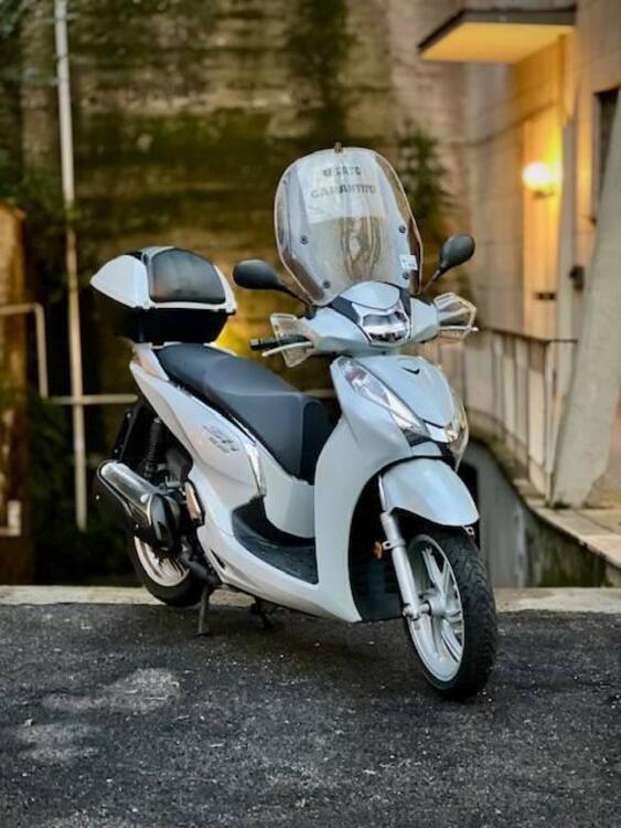 Honda SH 300 i ABS (2016 - 20) (2)