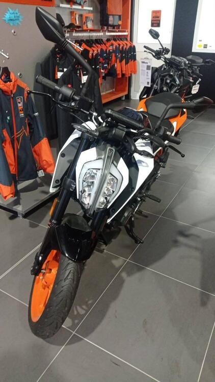 KTM 125 Duke (2021 - 23) (2)