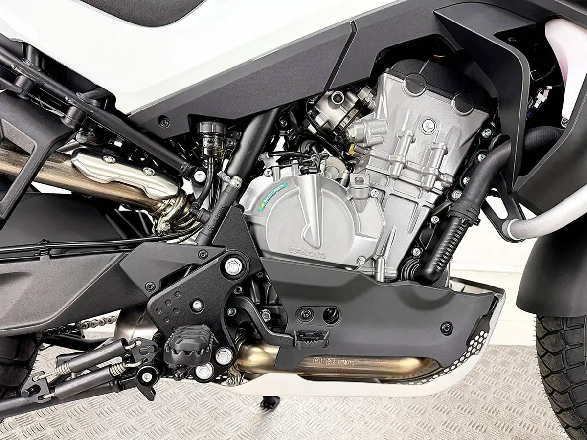 CFMOTO 800MT Explore (2023 - 26) (8)
