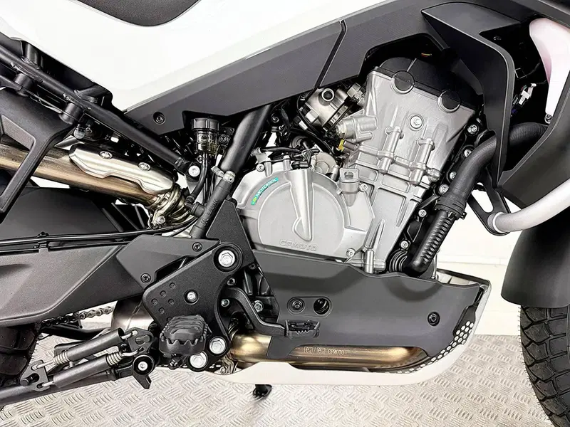 CFMOTO 800MT Explore (2023 - 26) (8)