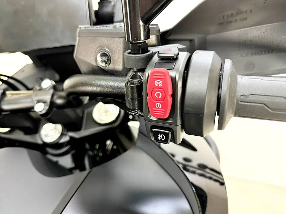 CFMOTO 800MT Explore (2023 - 26) (19)