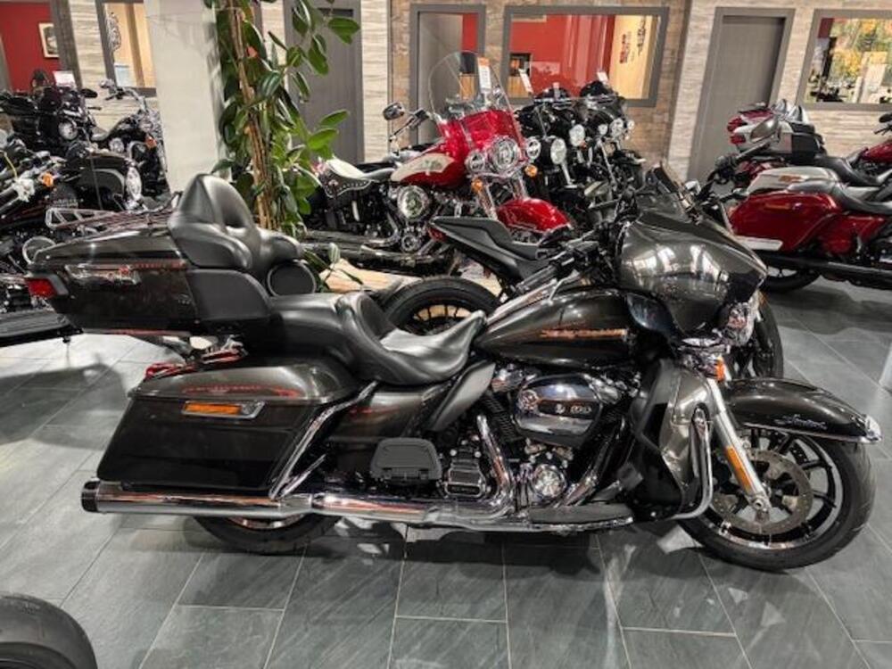 Harley-Davidson 114 Electra Glide Ultra Limited (2019) - FLHTK (2)