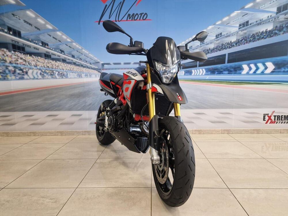 Aprilia Dorsoduro 900 (2017 - 20) (2)