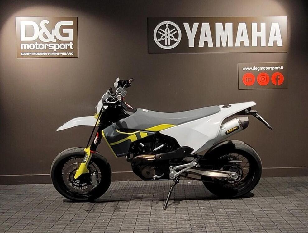 Husqvarna 701 Supermoto (2021) (2)