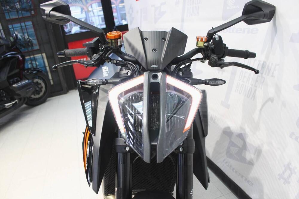 KTM 1290 Super Duke R (2022 - 23) (4)