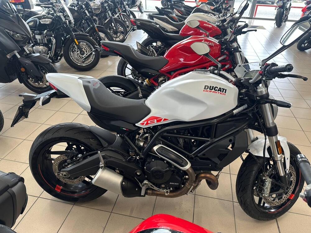 Ducati Monster 797 Plus (2019) (2)