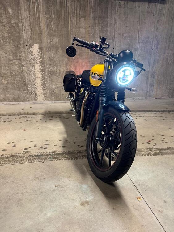 Triumph Street Twin 900 (2017 - 18)