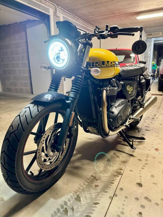 Triumph Street Twin 900 (2017 - 18) (2)