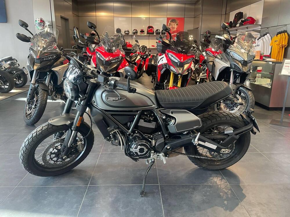 Ducati Scrambler 800 Night Shift (2021 - 22) (4)