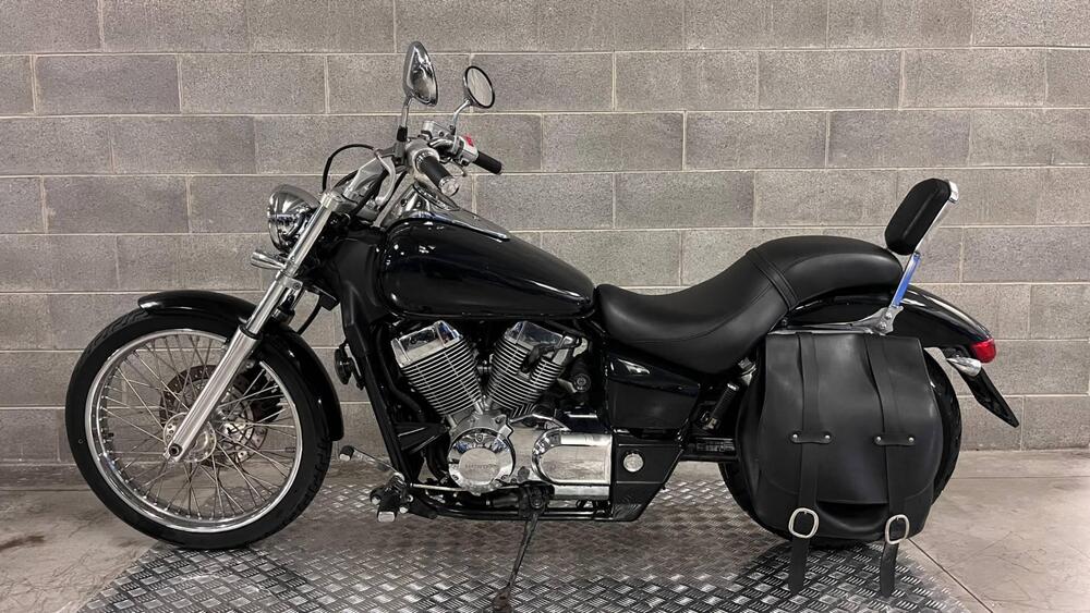 Honda Shadow 750 (2004) (3)