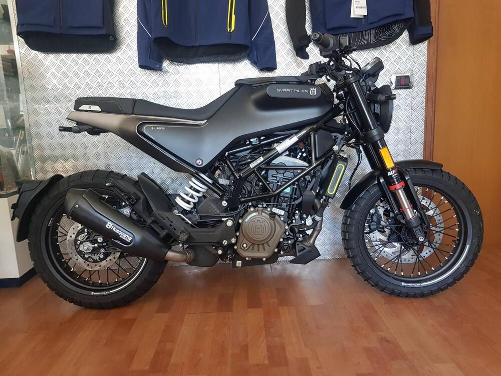 Husqvarna Svartpilen 125 (2021 - 23) (2)