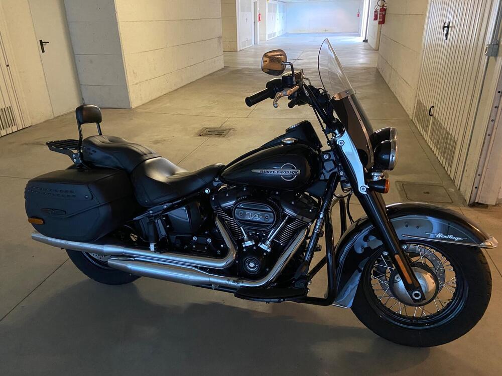 Harley-Davidson 114 Heritage Classic (2018 - 20) - FLHCS (2)