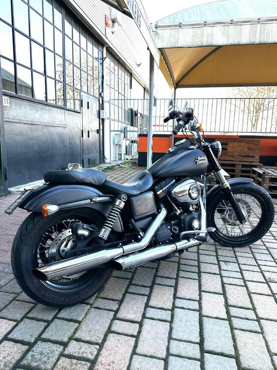 Harley-Davidson 1690 Street Bob Special (2015 - 16) - FXDB (2)