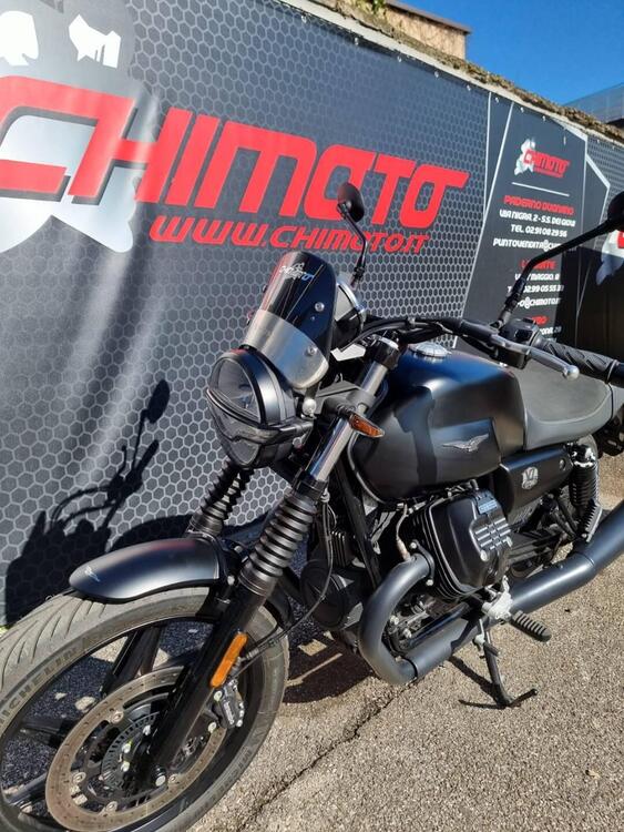 Moto Guzzi V7 Stone (2021 - 25) (4)