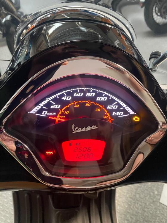 Vespa GTS 300 Super Hpe (2021 - 22) (5)