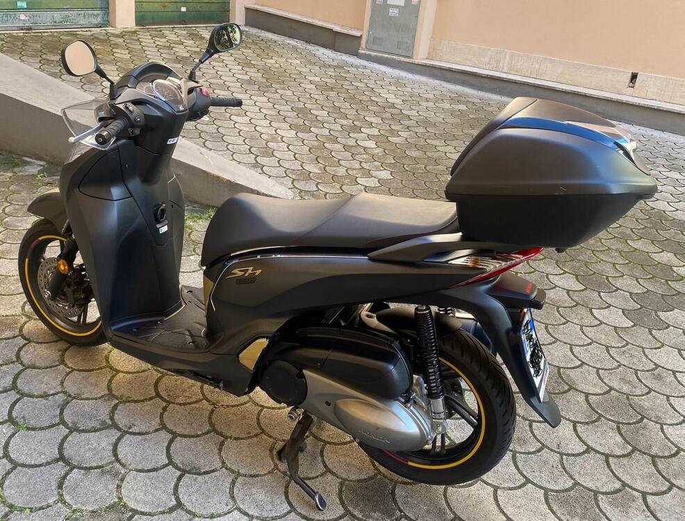 Honda SH 300 i Sport ABS (2018 - 20) (4)