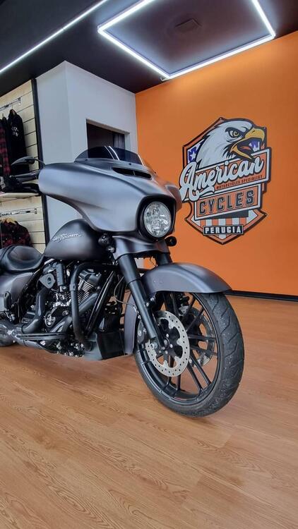 Harley-Davidson 107 Street Glide Special (2017 - 19) - FLHXS (3)