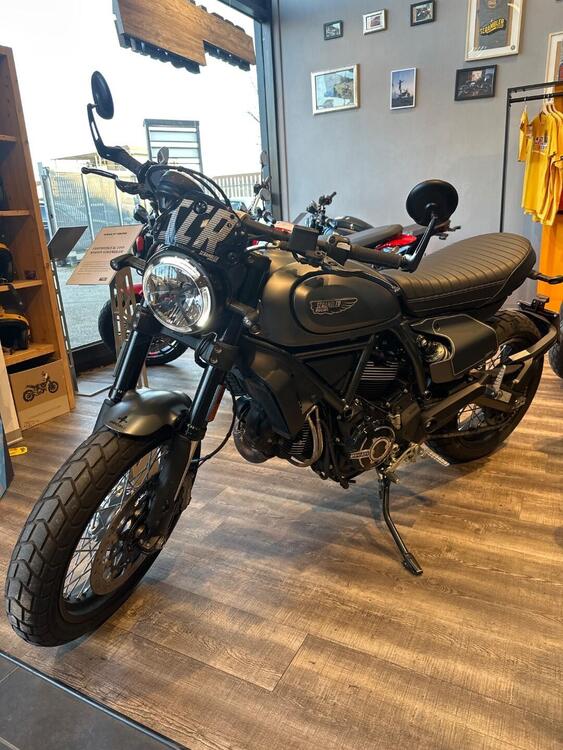 Ducati Scrambler 800 Night Shift (2021 - 22)