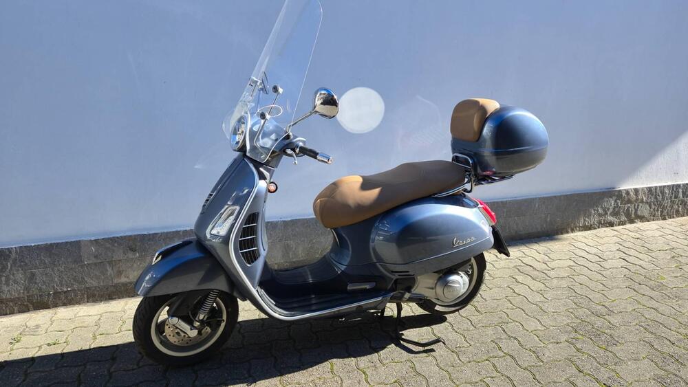 Vespa GTS 300 (2017 - 18) (2)