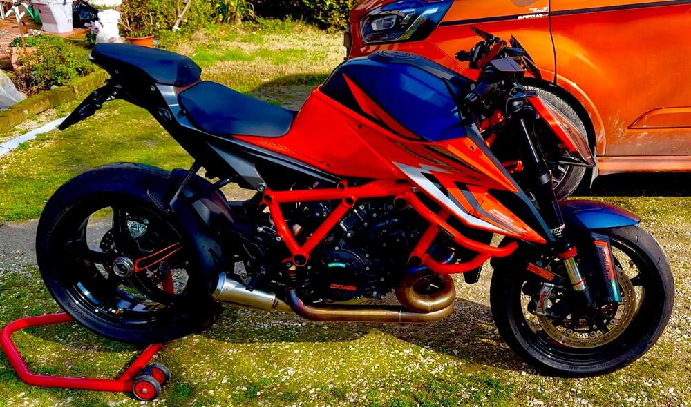 KTM 1290 Super Duke R (2021) (4)