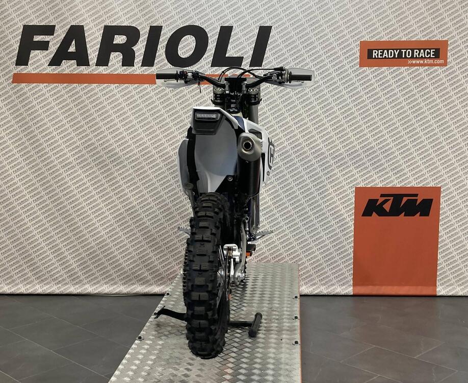 Husqvarna FE 250 (2022) (3)