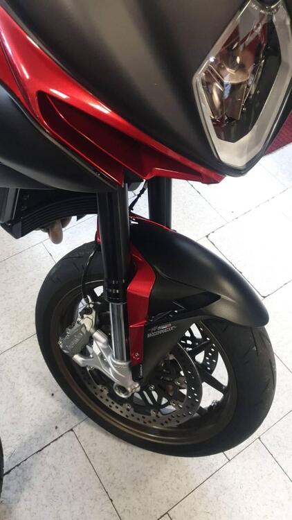 MV Agusta Turismo Veloce 800 Lusso (2021 - 22) (2)