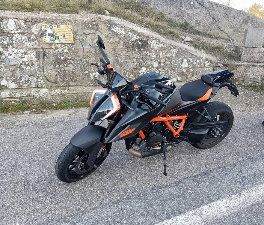 KTM 1290 Super Duke R (2021)