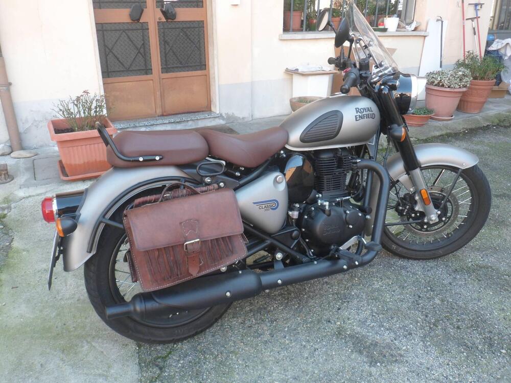 Royal Enfield Classic 350 (2021 - 25) (3)