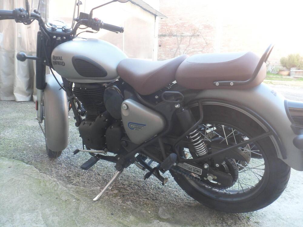 Royal Enfield Classic 350 (2021 - 25) (4)