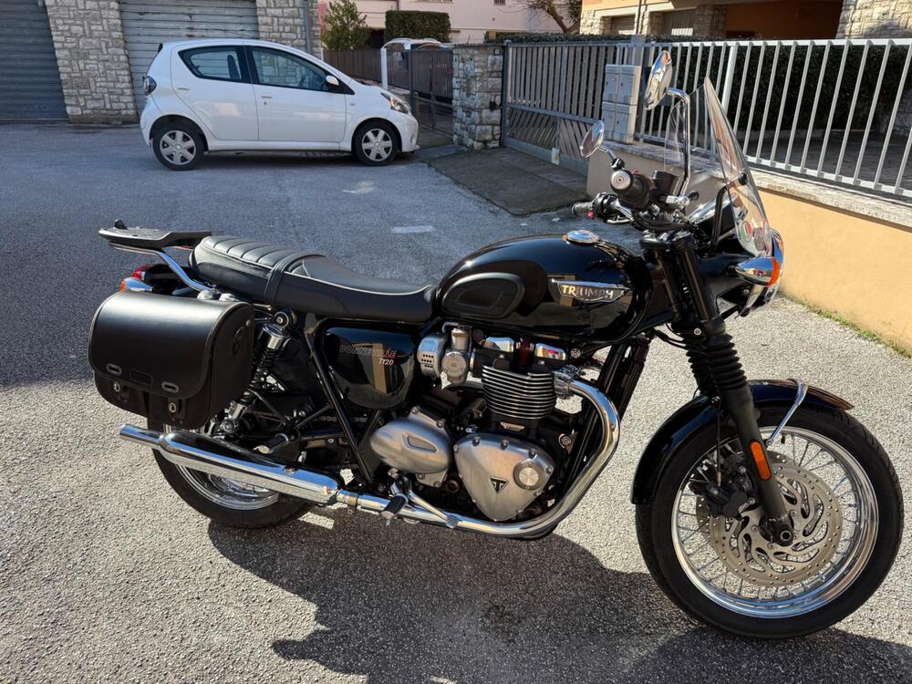 Triumph Bonneville T120 (2016 - 20) (3)