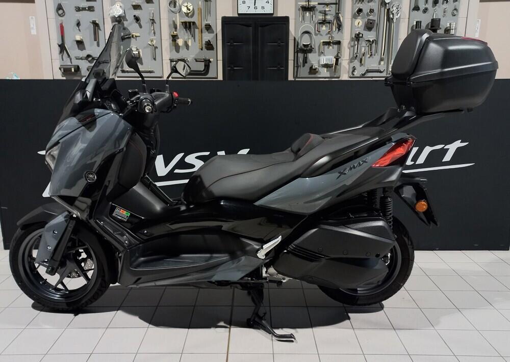 Yamaha X-Max 300 Tech Max (2021 - 24) (2)