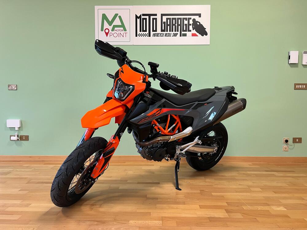 KTM 690 SMC R (2021 - 22) (4)