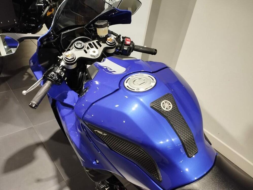 Yamaha YZF R1 (2020 - 25) (4)