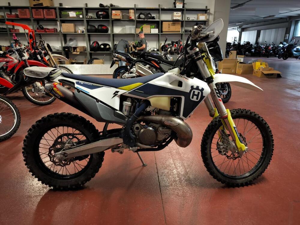 Husqvarna TE 250i (2020) (2)