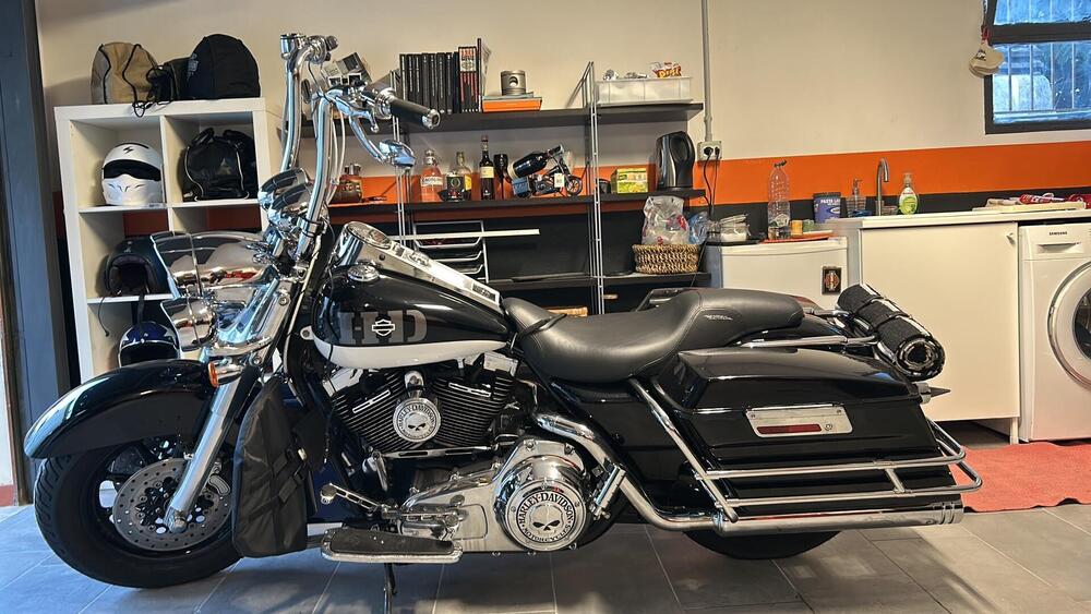 Harley-Davidson 1584 Road King (2006 - 07) - FLHR