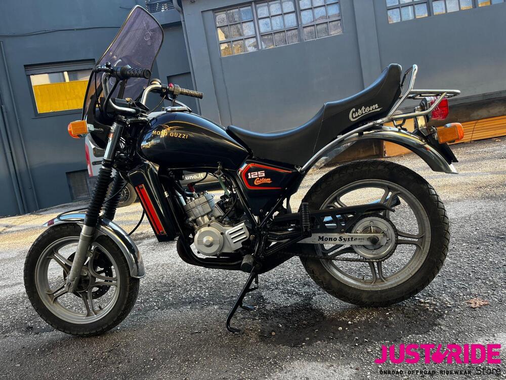 Moto Guzzi Custom 125 (2)