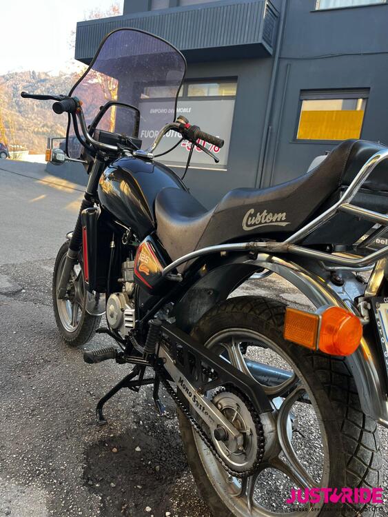 Moto Guzzi Custom 125 (5)