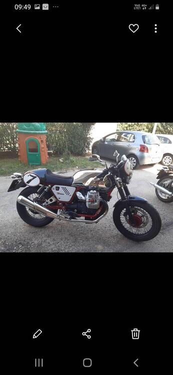 Moto Guzzi V7 II Racer (2015 - 17) (5)