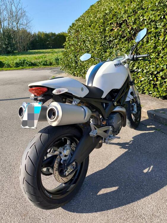 Ducati Monster 696 Plus (2007 - 14) (5)