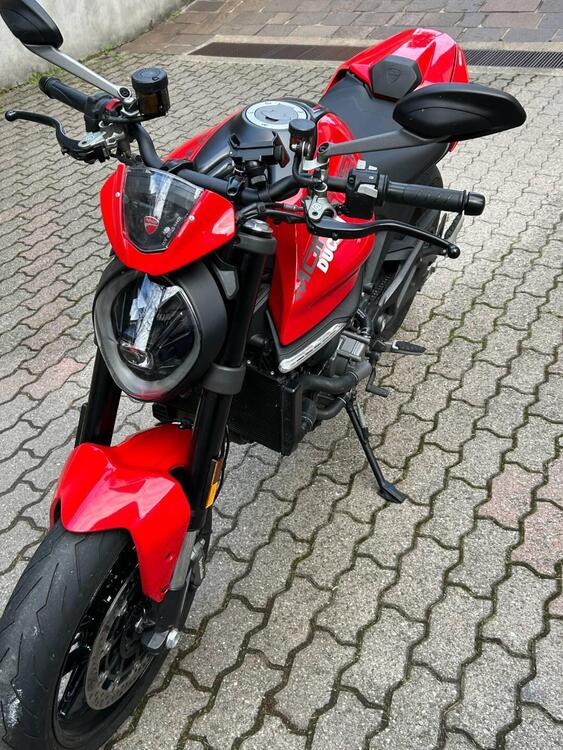 Ducati Monster 937 + (2021 - 25)