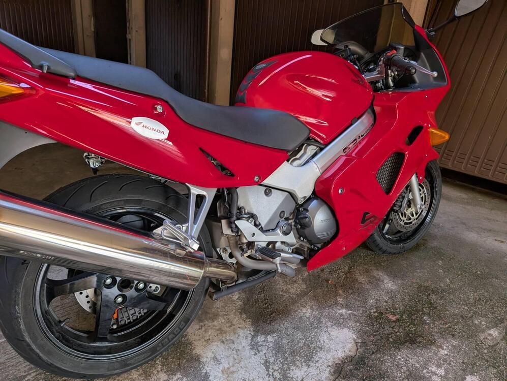 Honda VFR 800 (1998 - 01) (2)